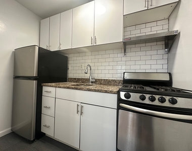 319 East 108th Street - Photo Thumbnail 2