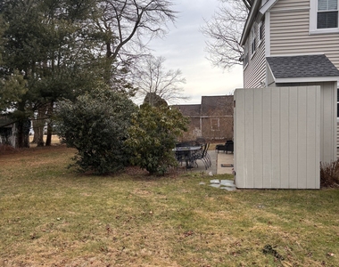 11 Uncas Road - Photo Thumbnail 9
