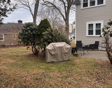 11 Uncas Road - Photo Thumbnail 7