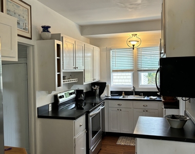 11 Uncas Road - Photo Thumbnail 1