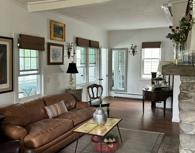 11 Uncas Road - Photo Thumbnail 3