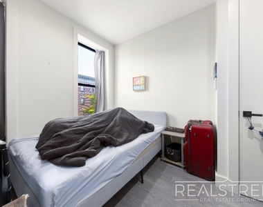 772 Saint Johns Place - Photo Thumbnail 2