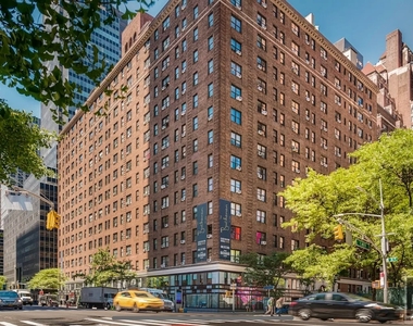 East 48th Street - Photo Thumbnail 11