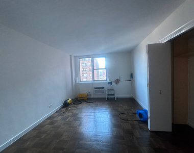 435 East 79th Street - Photo Thumbnail 13