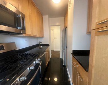 435 East 79th Street - Photo Thumbnail 4