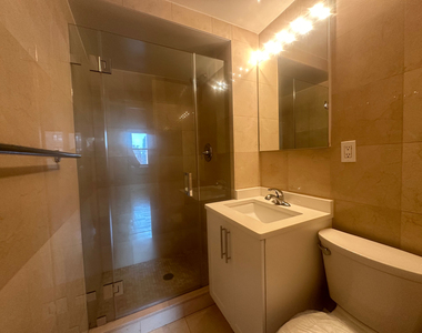 435 East 79th Street - Photo Thumbnail 12
