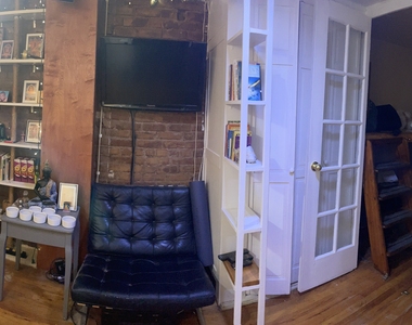 336 East 6th Street - Photo Thumbnail 5