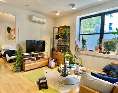 312 Devoe Street - Photo Thumbnail 3