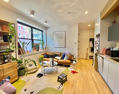 312 Devoe Street - Photo Thumbnail 2