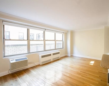 West 89 Street - Photo Thumbnail 0