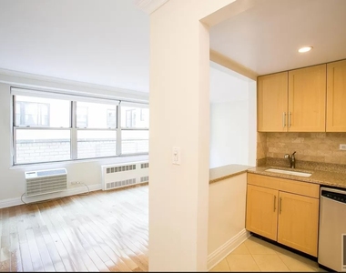 West 89 Street - Photo Thumbnail 1