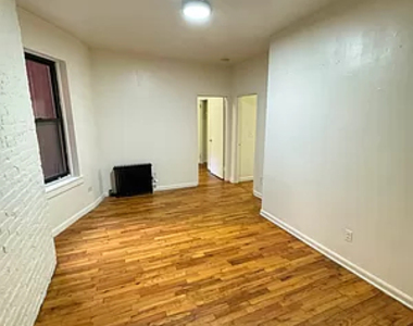 226 East 29th Street - Photo Thumbnail 2