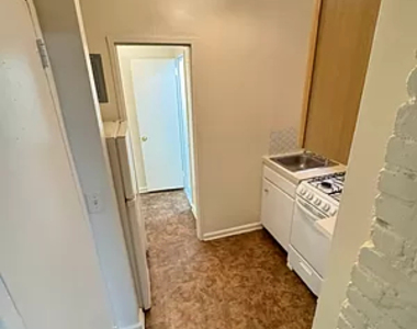 226 East 29th Street - Photo Thumbnail 4