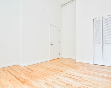 135 William Street - Photo Thumbnail 10