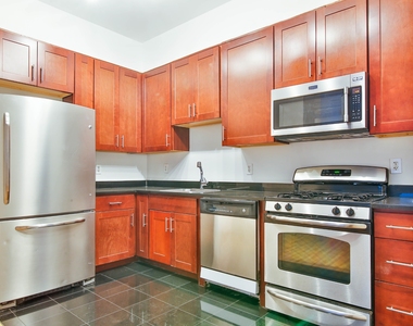 135 William Street - Photo Thumbnail 14