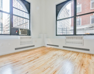 135 William Street - Photo Thumbnail 7