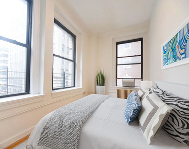 135 William Street - Photo Thumbnail 3