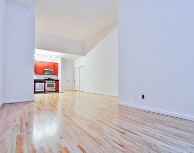135 William Street - Photo Thumbnail 6