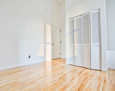 135 William Street - Photo Thumbnail 9