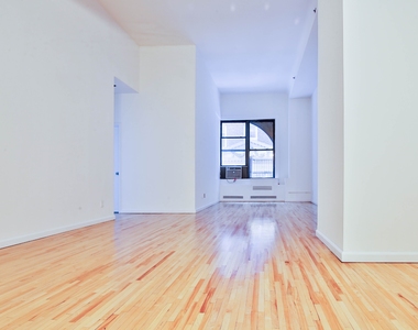135 William Street - Photo Thumbnail 5