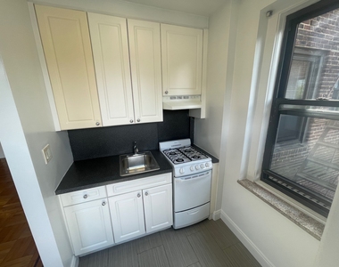 172-90 Highland Avenue - Photo Thumbnail 3