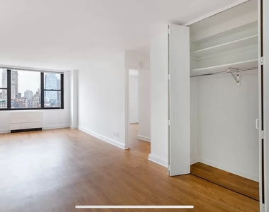 East 27th Street - Photo Thumbnail 7