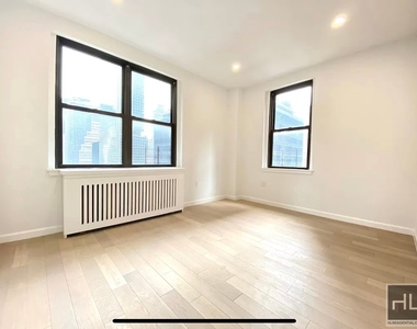 East 48th Street - Photo Thumbnail 3