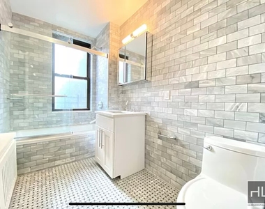 East 48th Street - Photo Thumbnail 5
