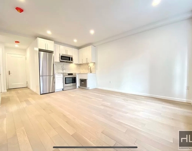 East 48th Street - Photo Thumbnail 2