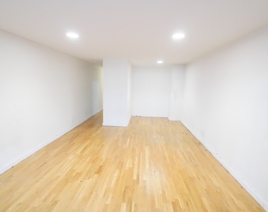 77 5th Avenue - Photo Thumbnail 5