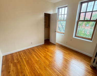 207 West 11th Street - Photo Thumbnail 3