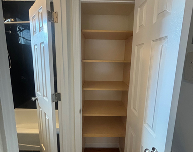207 West 11th Street - Photo Thumbnail 7