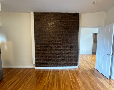 207 West 11th Street - Photo Thumbnail 1