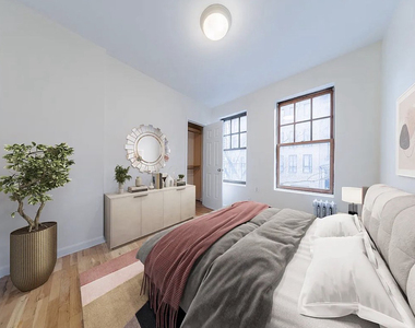 207 West 11th Street - Photo Thumbnail 2