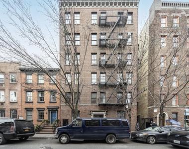 207 West 11th Street - Photo Thumbnail 7