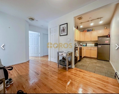 539 East 6th Street - Photo Thumbnail 2