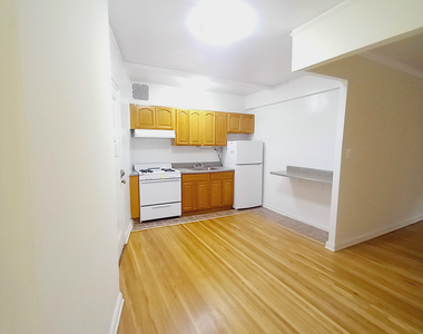 915 East 17th Street - Photo Thumbnail 1
