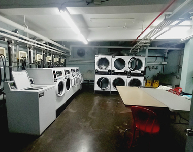 915 East 17th Street - Photo Thumbnail 7