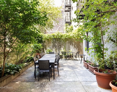 124 W 93rd St - Photo Thumbnail 8