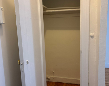 21-6 33rd Street - Photo Thumbnail 4