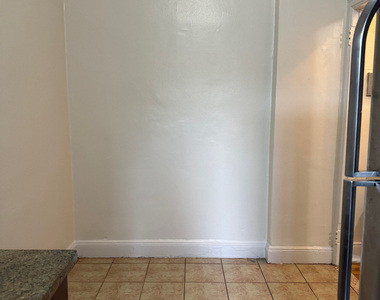 21-6 33rd Street - Photo Thumbnail 3