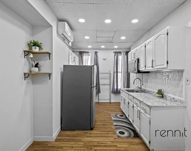 477 Fairview Avenue - Photo Thumbnail 3