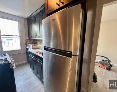 605 Liberty Avenue - Photo Thumbnail 8