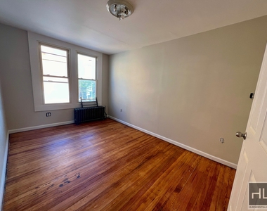 605 Liberty Avenue - Photo Thumbnail 2