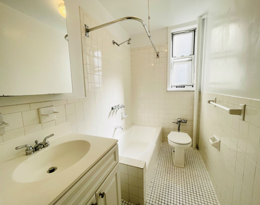 117 West 13th Street - Photo Thumbnail 2