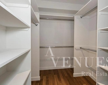 East 81st Street - Photo Thumbnail 1
