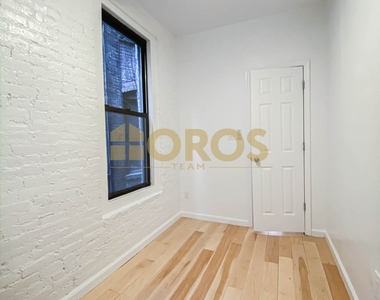 215 East 10th Street - Photo Thumbnail 5