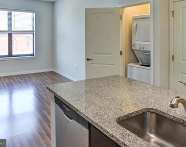 401 Race St - Photo Thumbnail 21