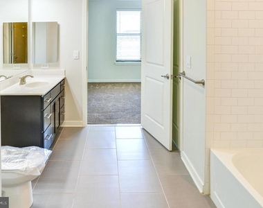 401 Race St - Photo Thumbnail 6