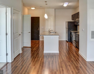 401 Race St - Photo Thumbnail 22